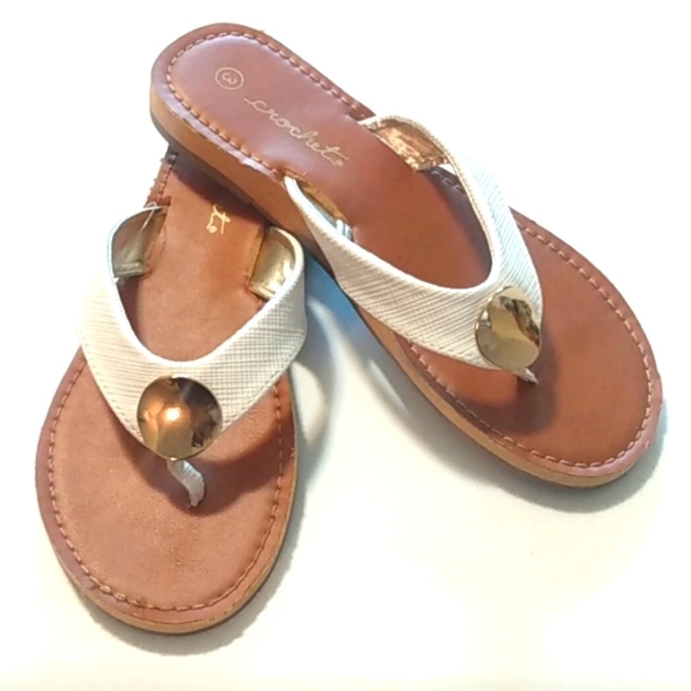 CROCHET GIRLS WHITE MINI WEDGE THONG SANDALS SIZE 3 NWOT